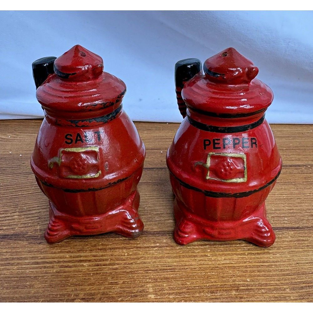 Vintage Ceramic Red Pot Belly Stove Salt & Pepper Shakers Set 4"